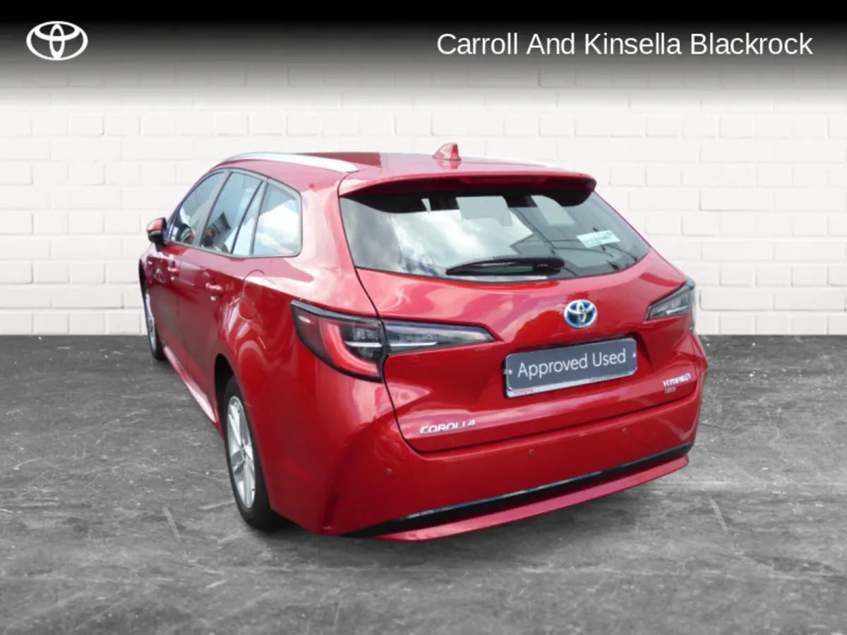 Toyota Corolla Hybrid Luna Touring Sports - Image 2