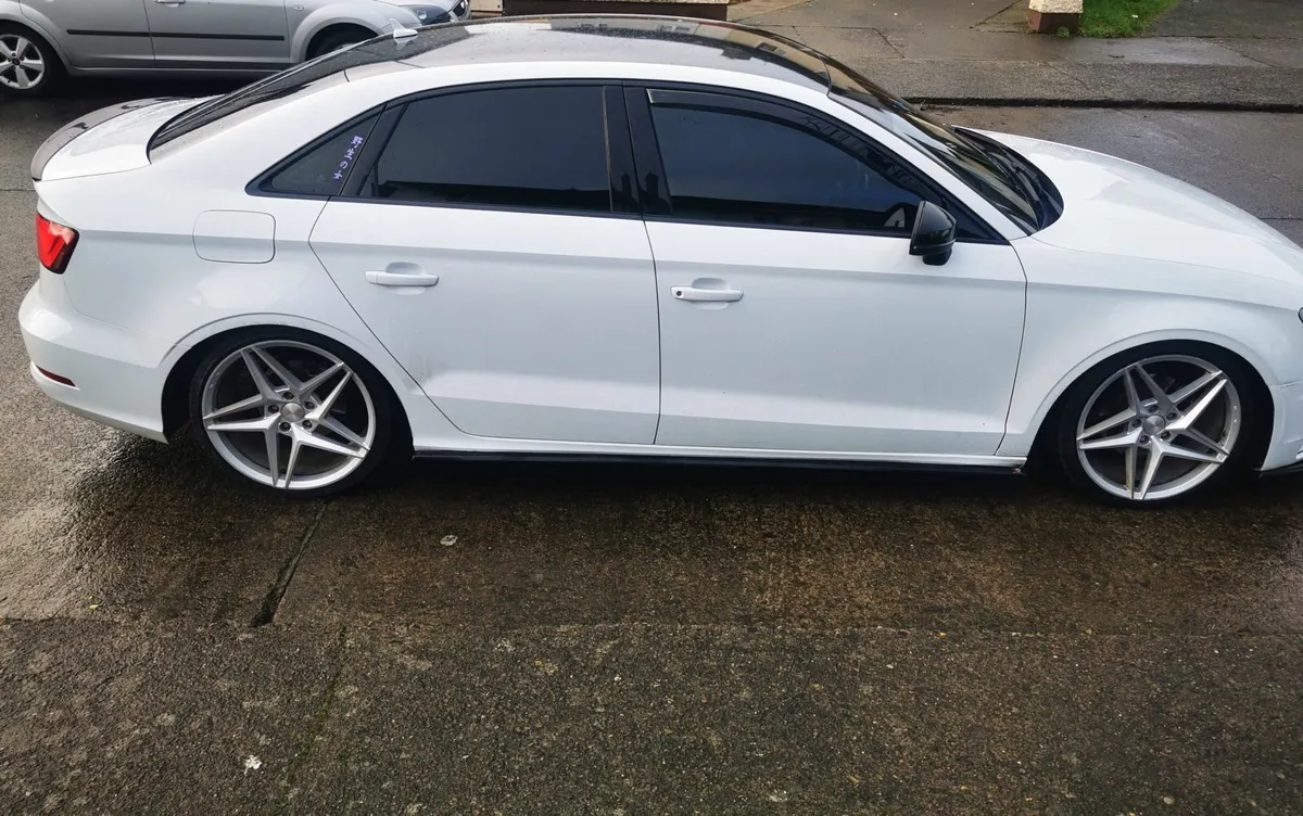 Audi A3 2015 - Image 2