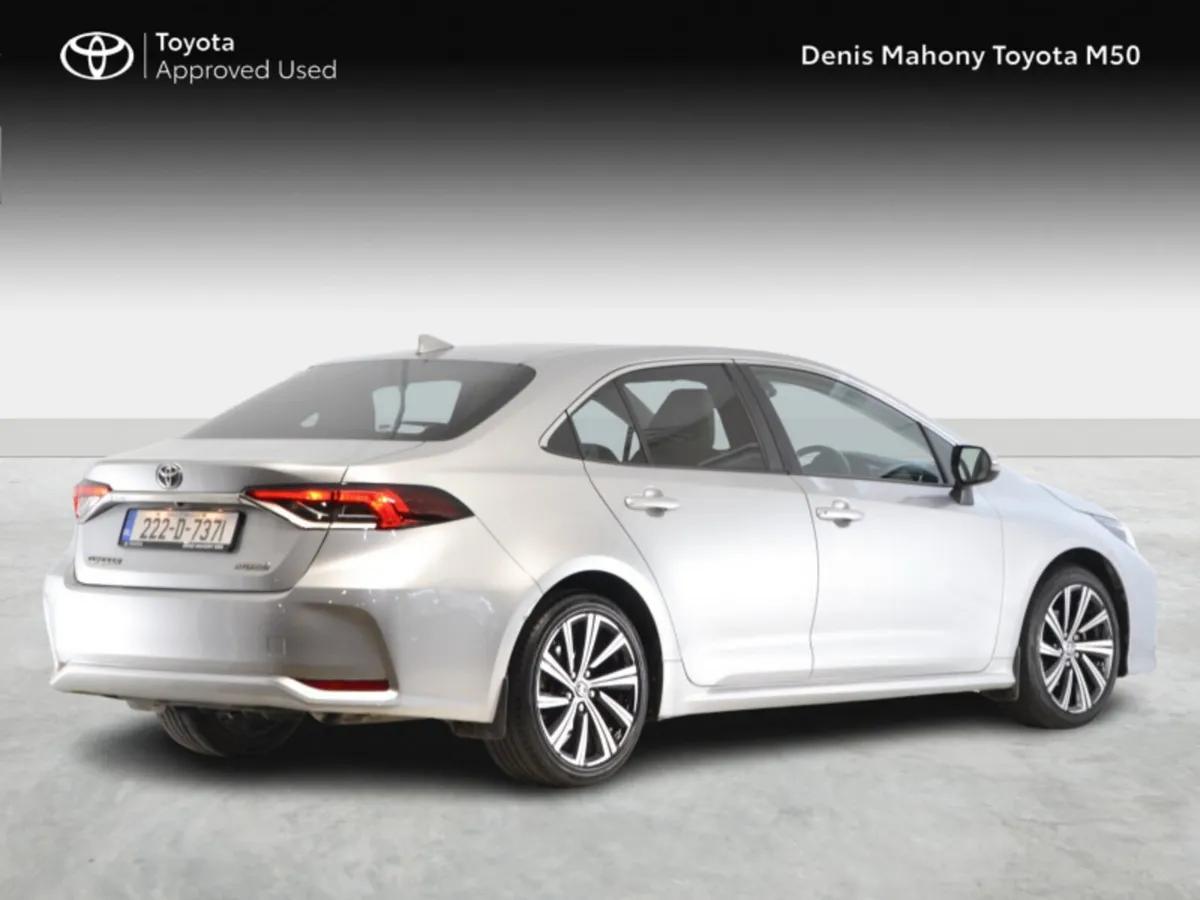 Toyota Corolla Luna Sport Saloon - Image 2