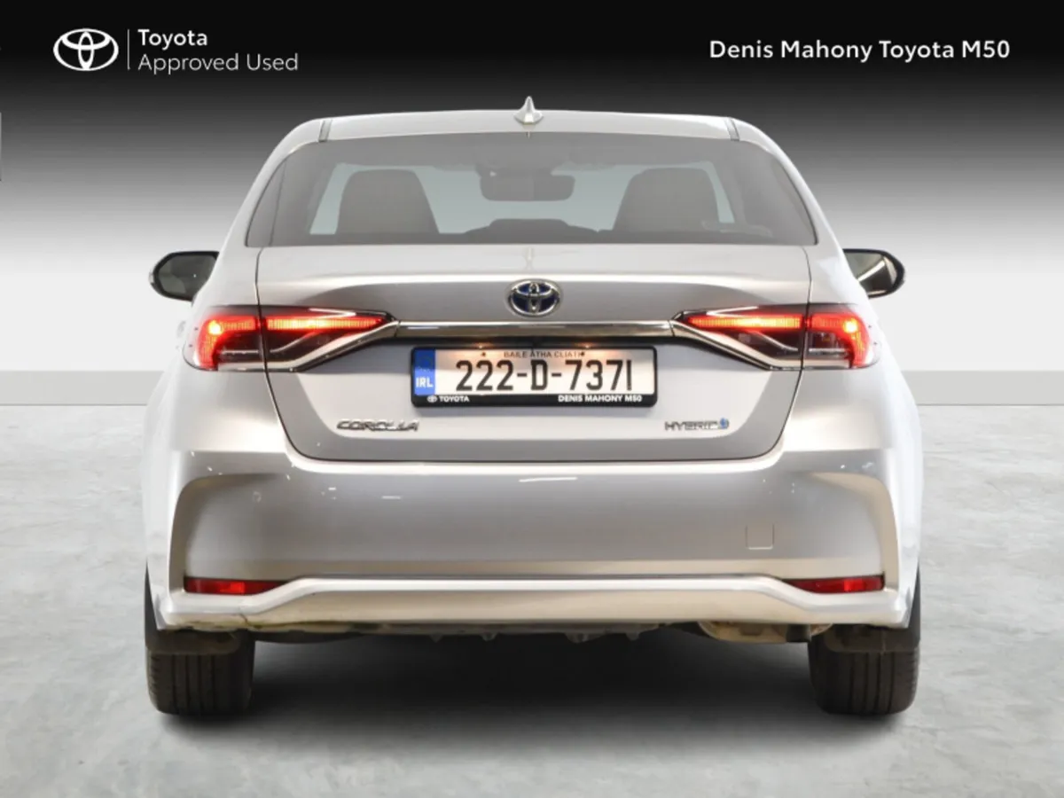 Toyota Corolla Luna Sport Saloon - Image 4