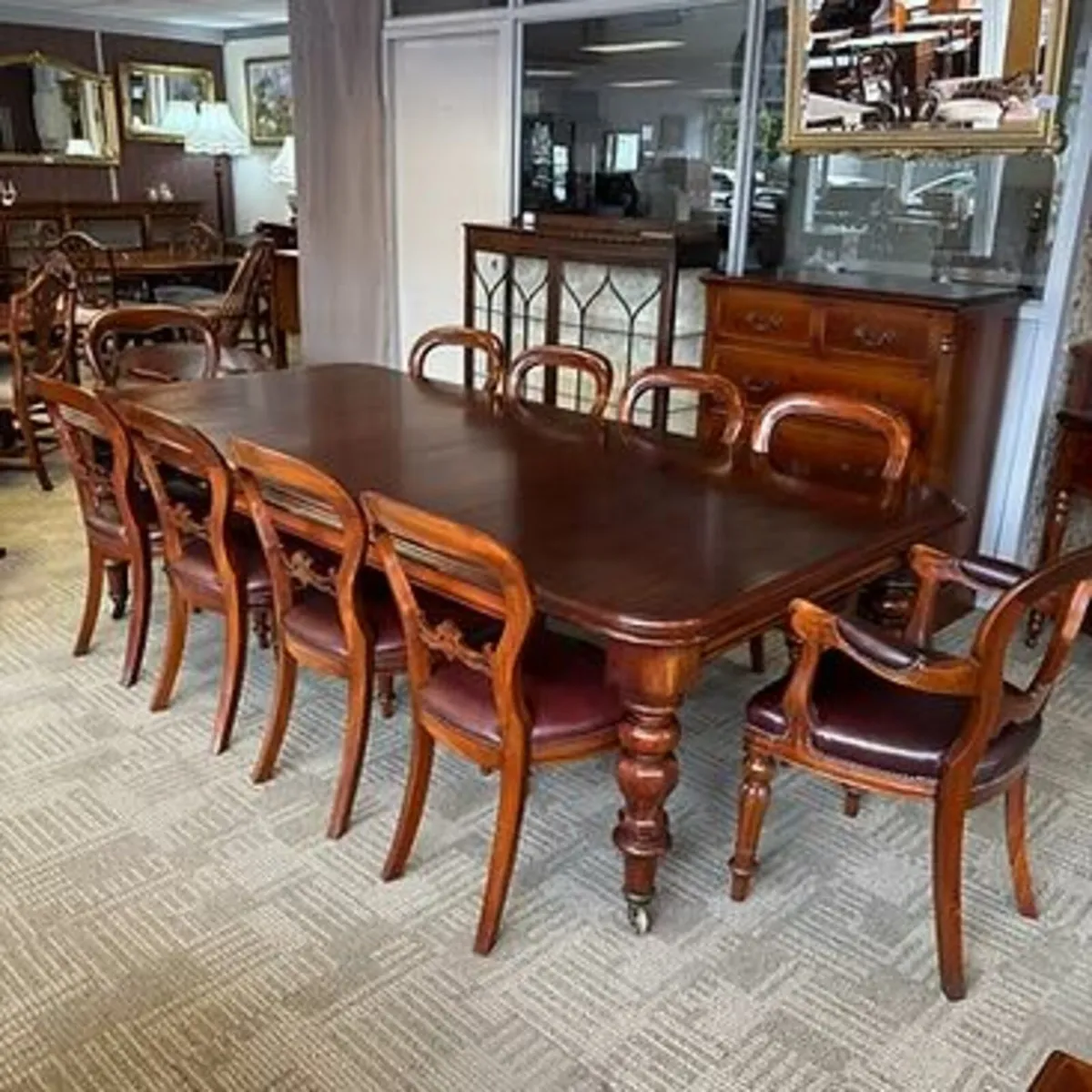 Fabulous mahogany extendable Victorian dining tabl