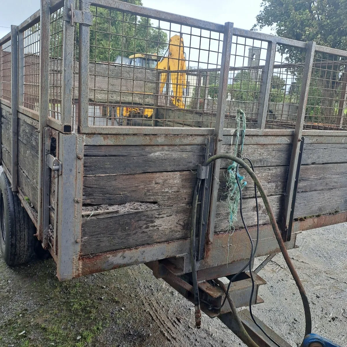 Tipping trailer - Image 2