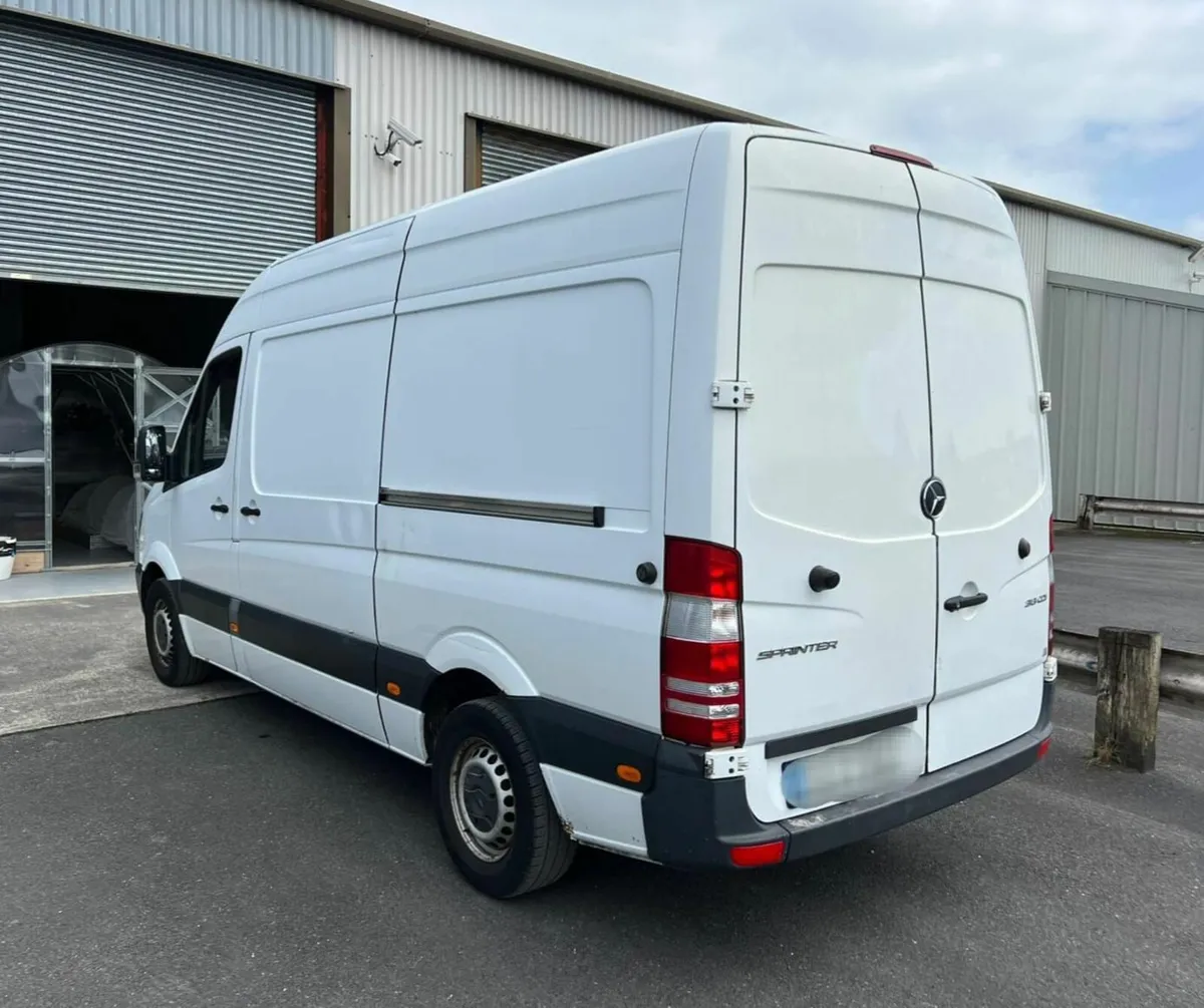 Man with van - Image 4