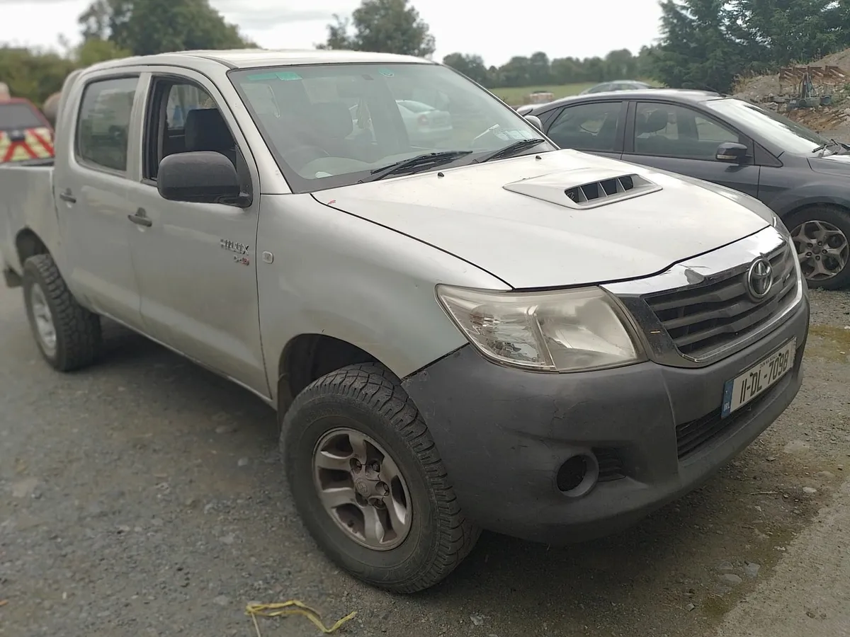 Toyota Hilux 2011 D-Cab Taxed - Image 3