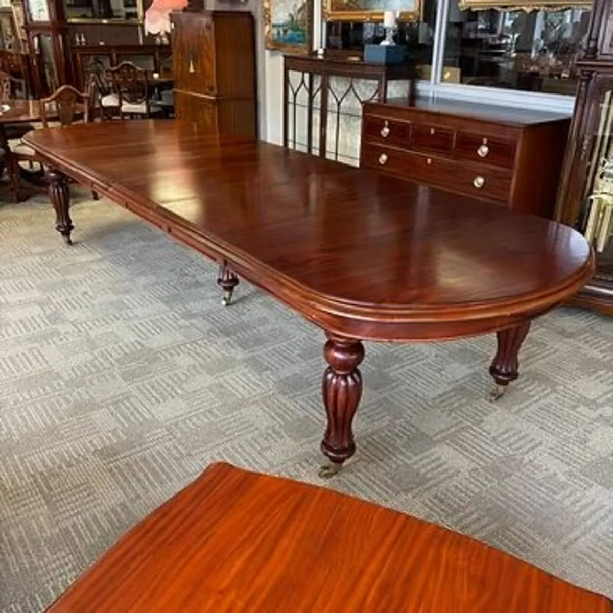 Fabulous mahogany d-end extendable dining table - Image 1