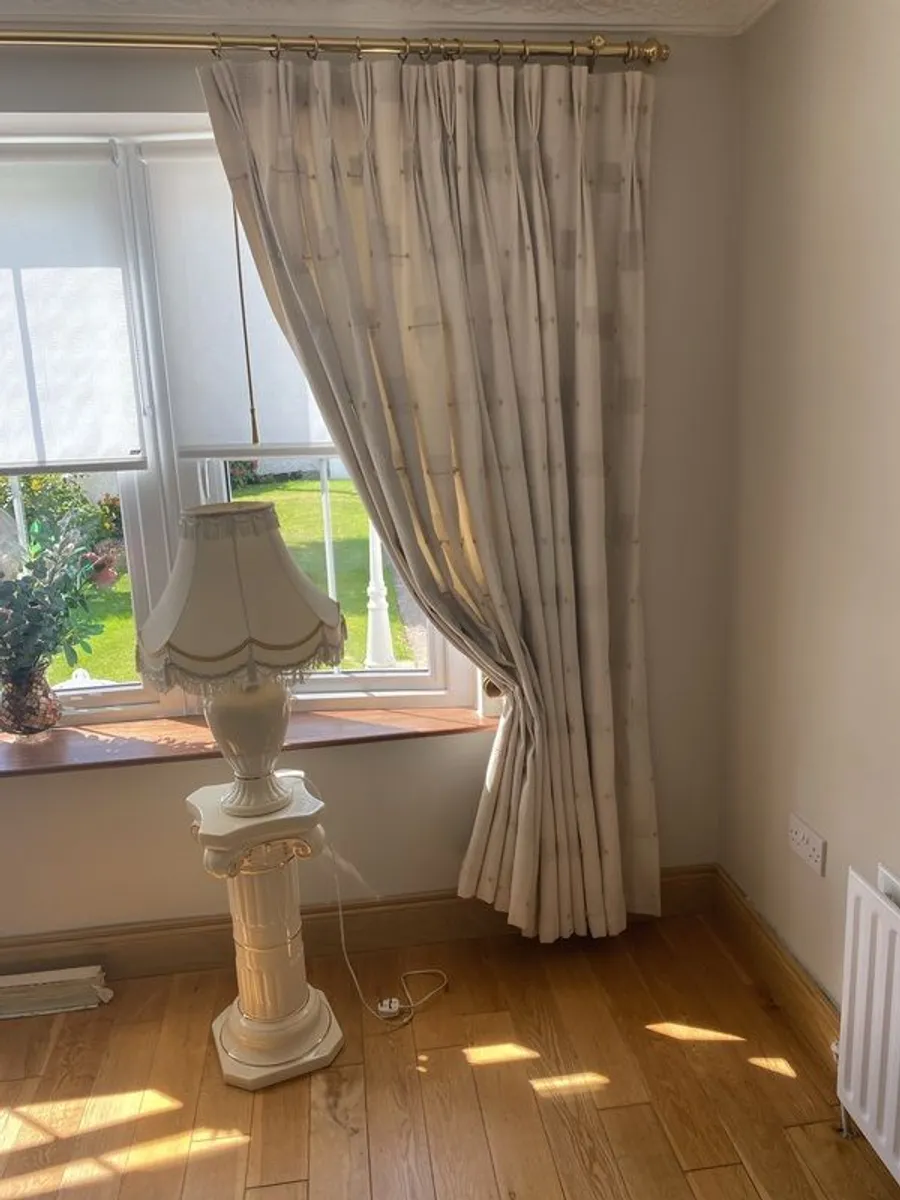 curtains&lamp - Image 2