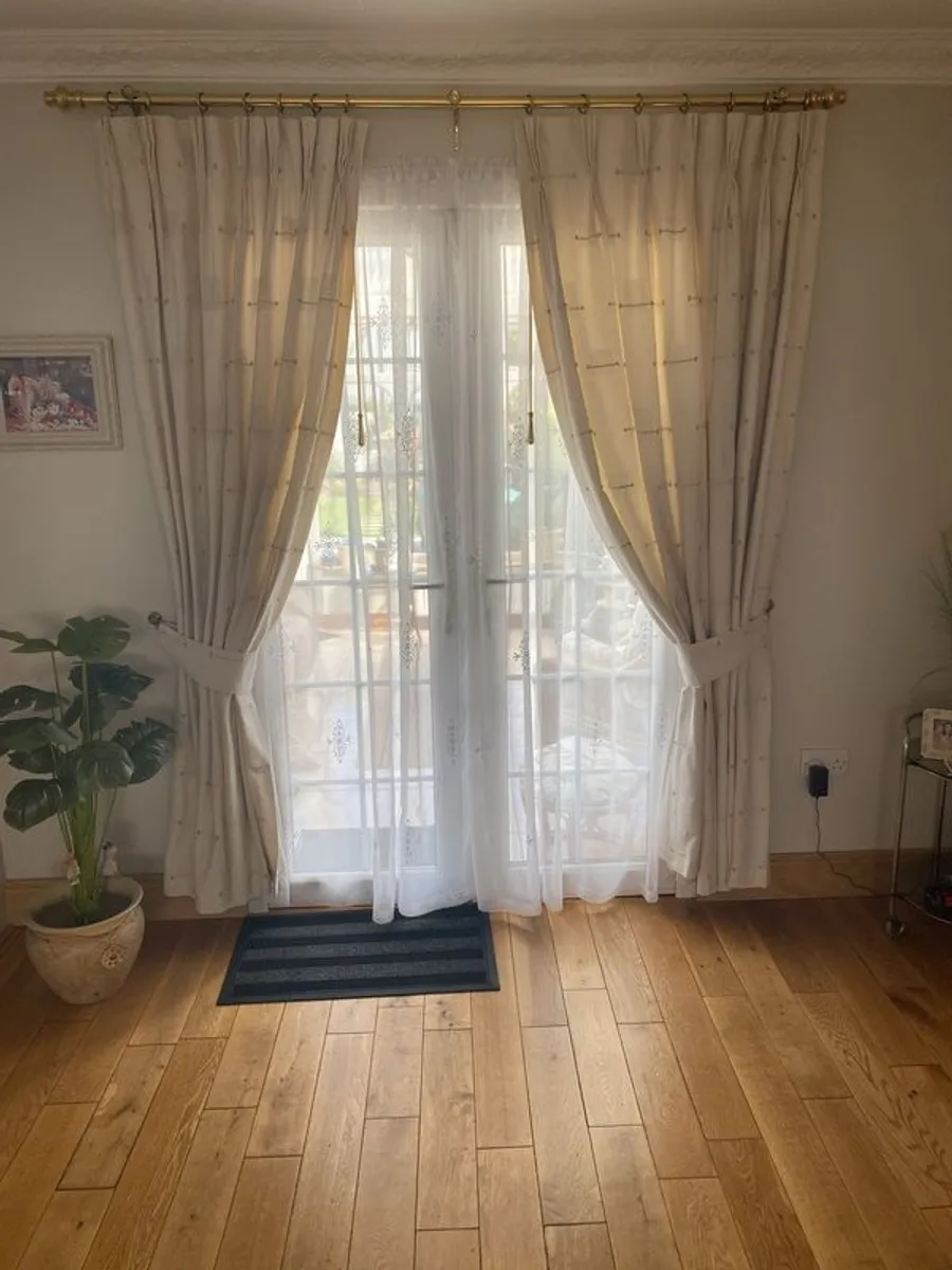 curtains&lamp - Image 3