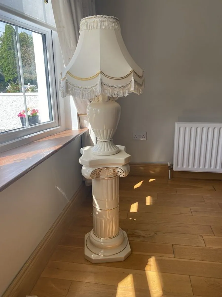 curtains&lamp - Image 4