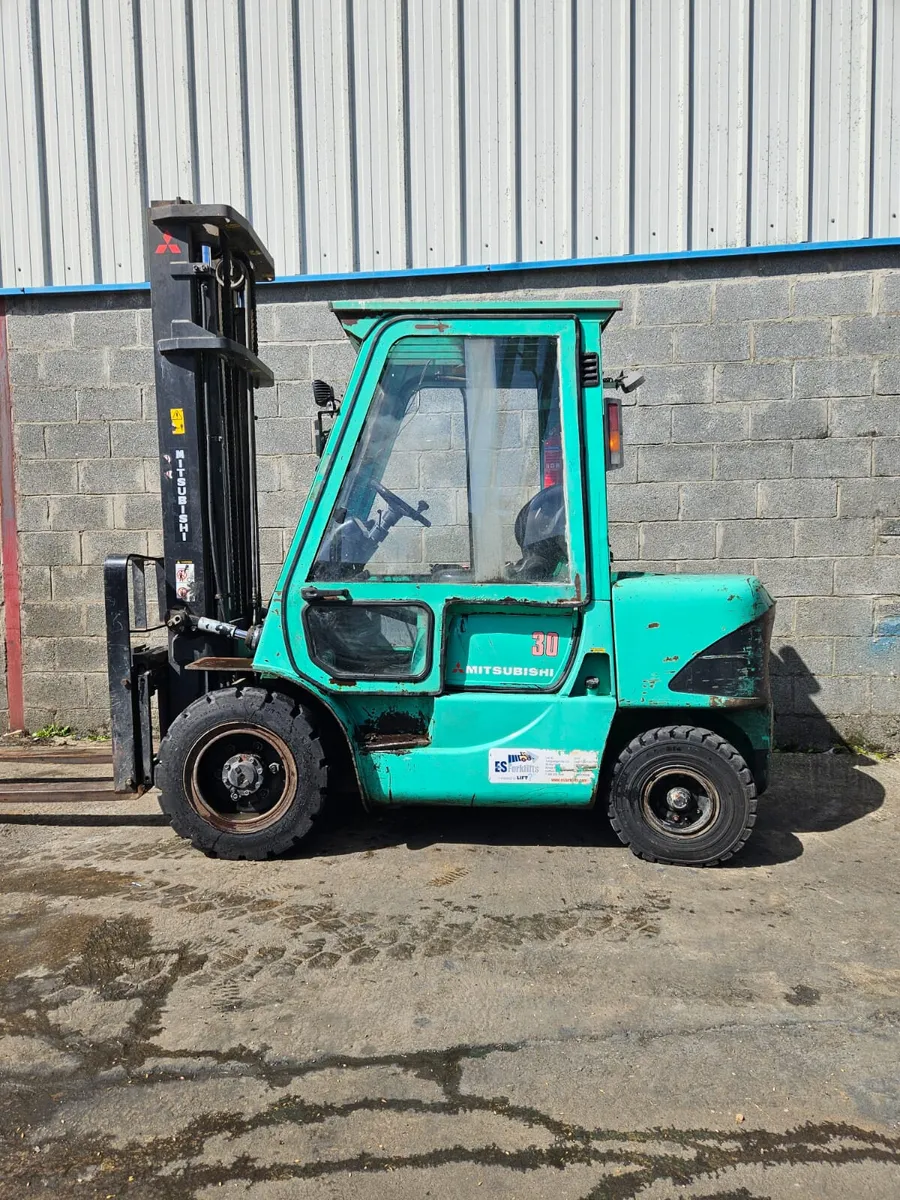 Forklift Mitsubishi 3 ton Cab - Image 1