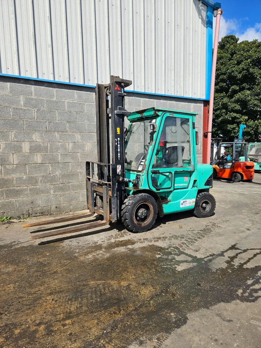 Forklift Mitsubishi 3 ton Cab - Image 3