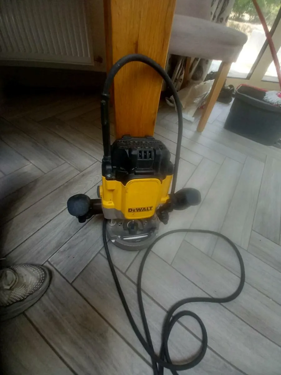 Dewalt  router - Image 3