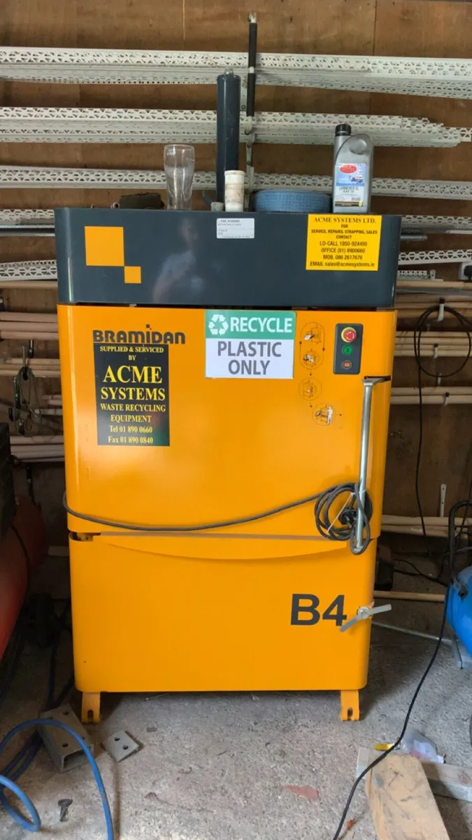 Plastic baler cardboard baler - Image 1