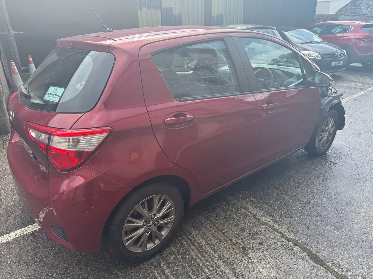 Toyota Yaris Hybrid 2018 - Image 2