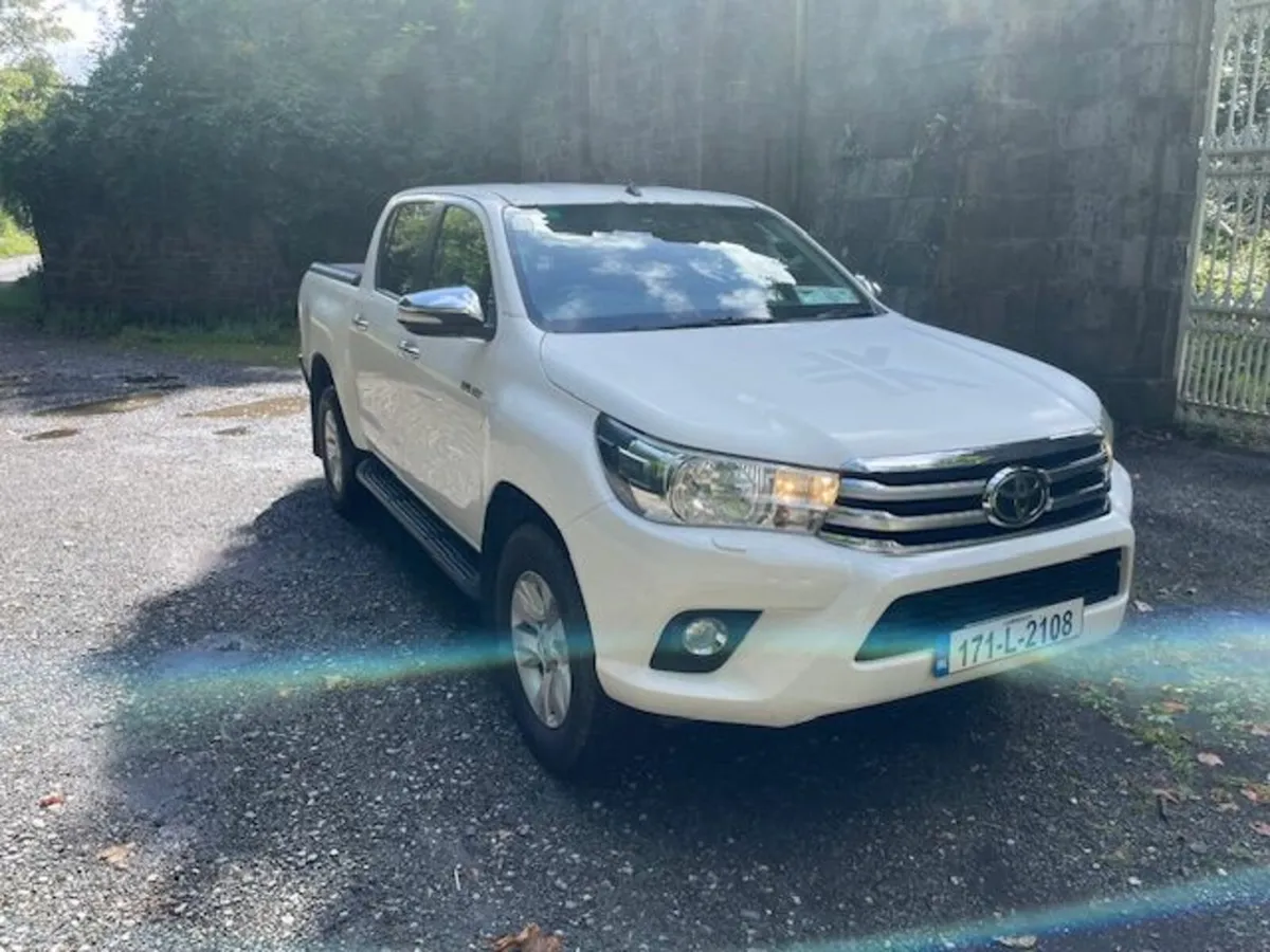 Toyota Hilux 2017 €15999 INC VAT - Image 1