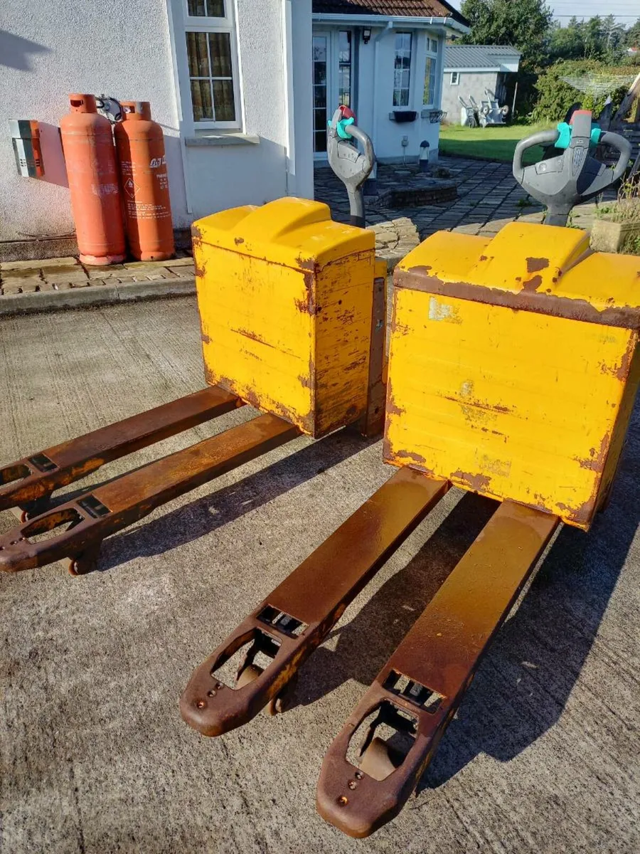 pallet trucks - Image 1