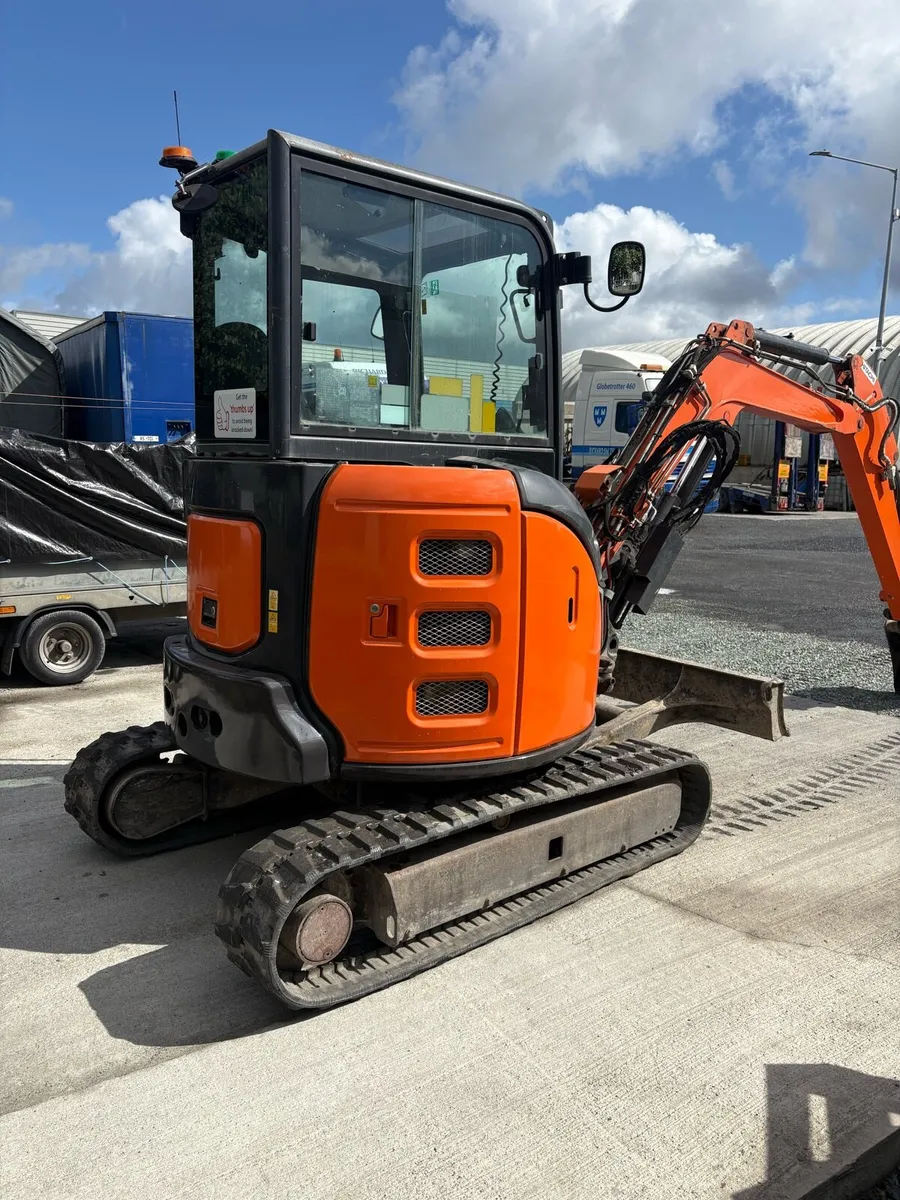 2016 hitachi 33u-5a - Image 1