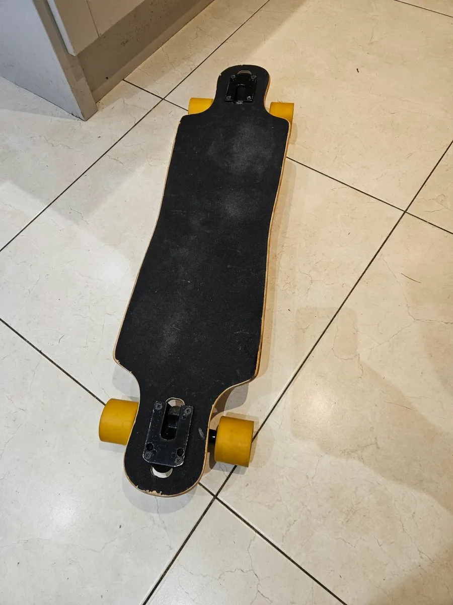 Skateboard - Image 1