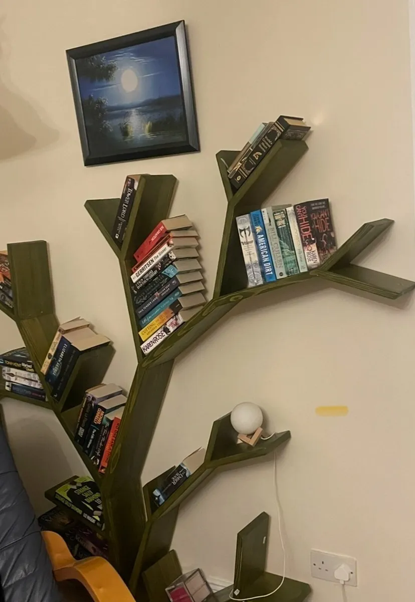 Wooden tree bookcase - Image 2