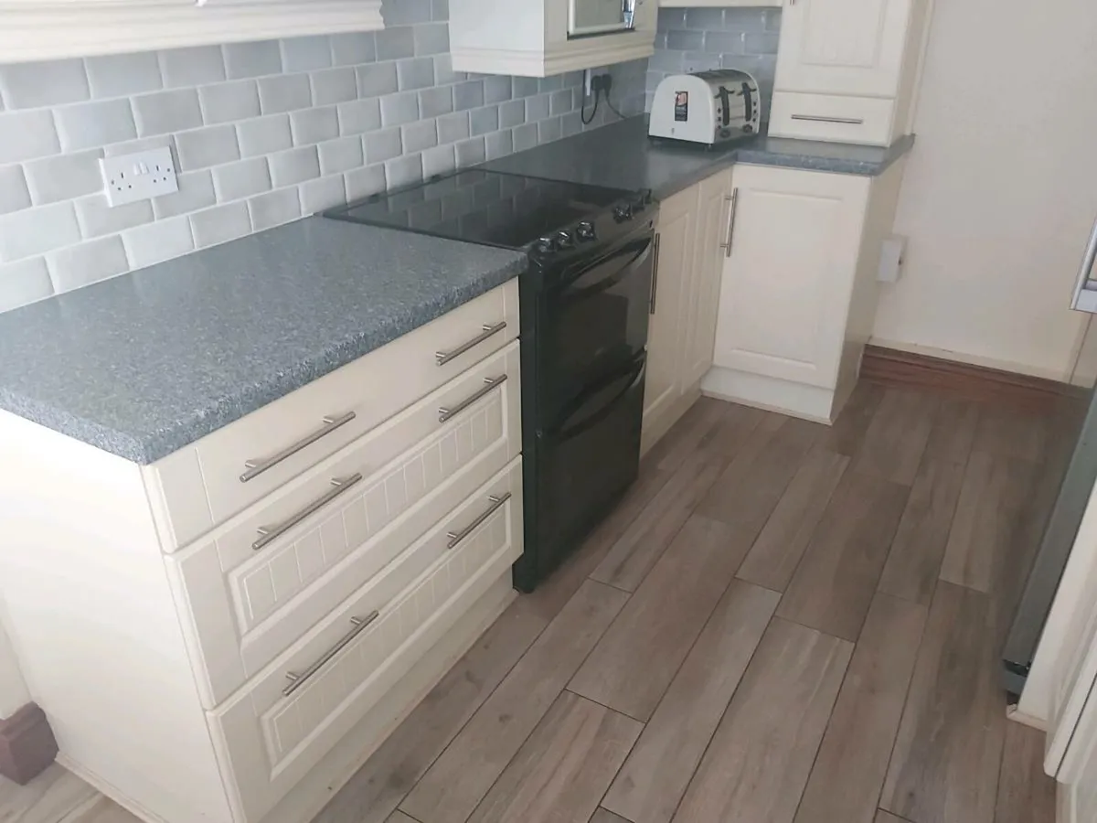Kitchen - Image 3