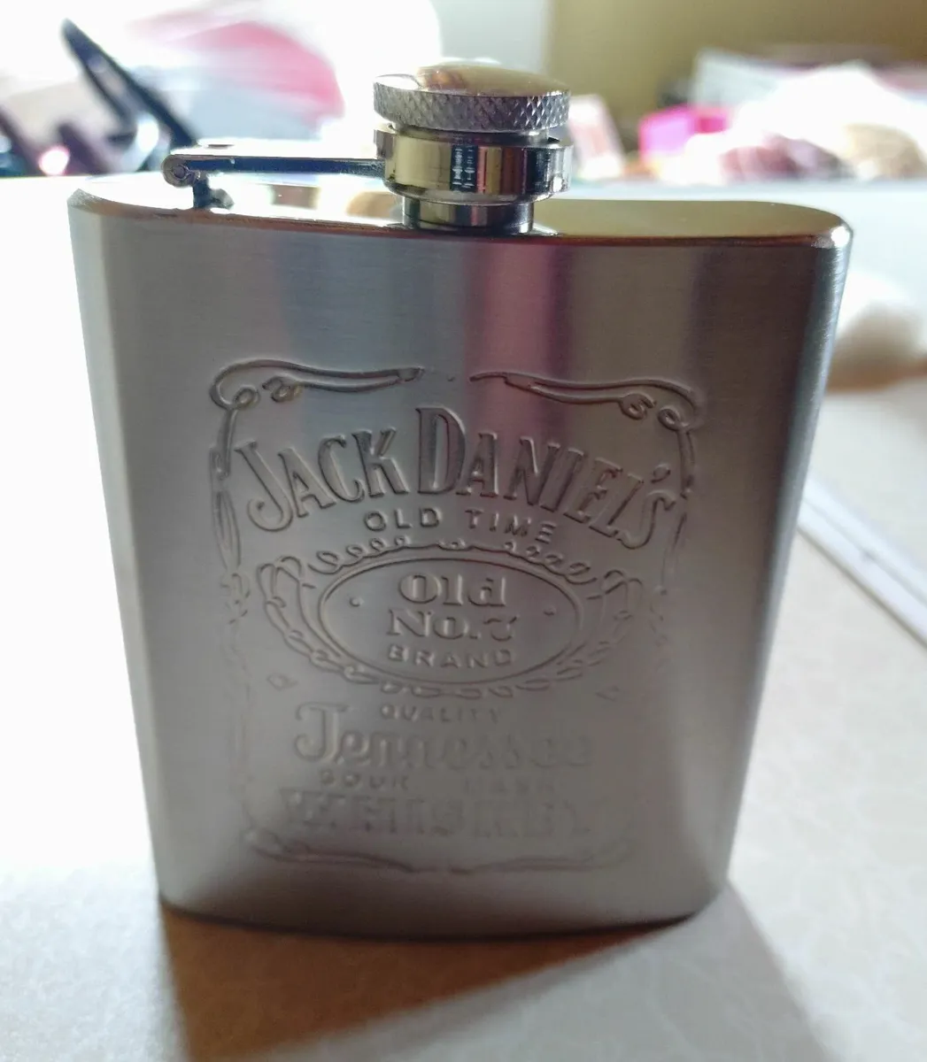 JACK DANIELS HIP FLASK (BRAND NEW). - Image 2
