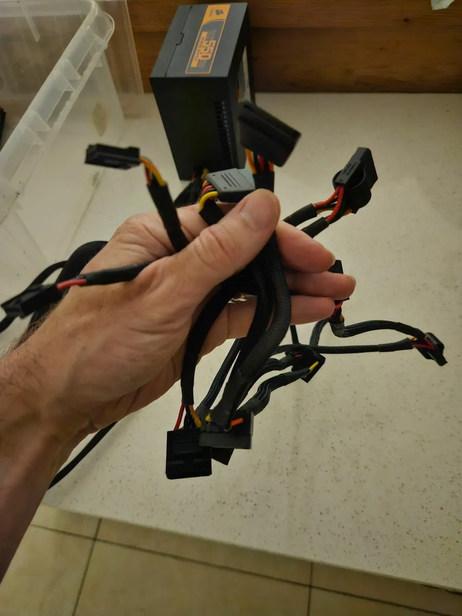 Corsair 550w Power Supply - Image 4