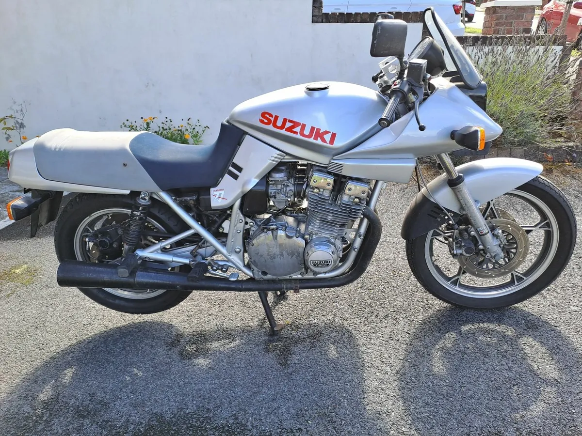 Classic motorcycle - Image 3