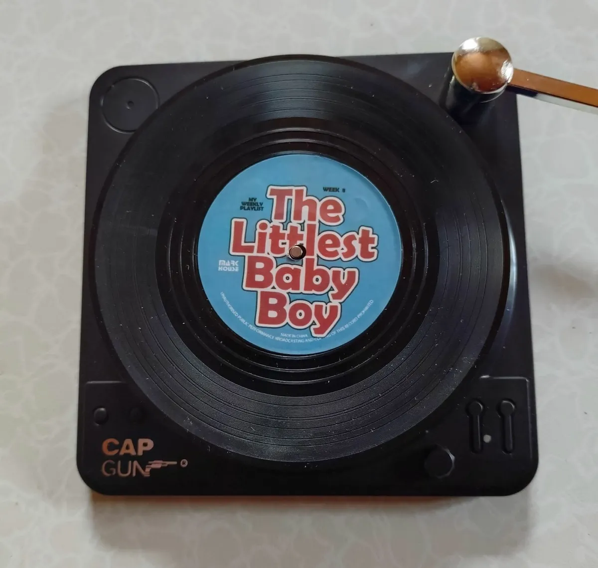 6 VINYL COASTERS WITH PLASTIC RECORD PLAYER (NEW). - Image 3