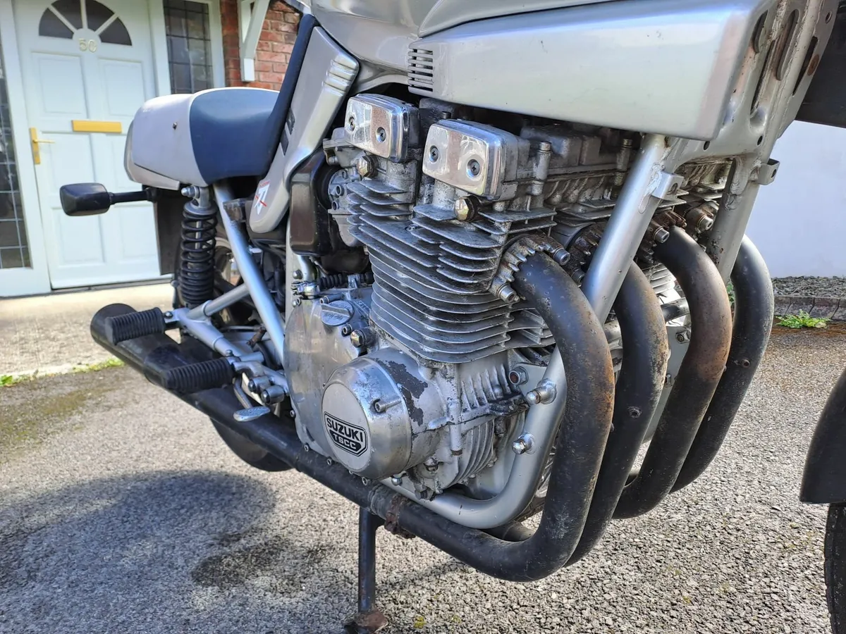 Classic motorcycle - Image 4