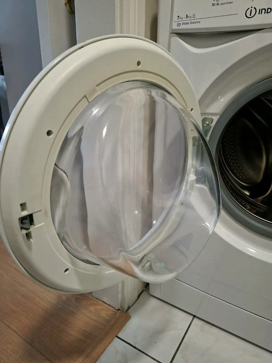 Washer Dryer Indesit - Image 2