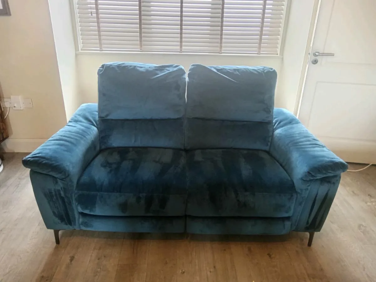 Electric Reclining Couch - Image 2