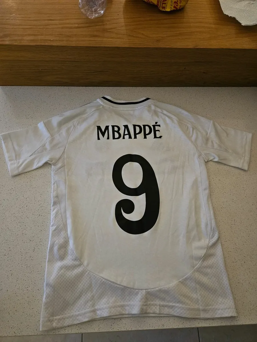 Real Madrid Mbappe 9-10y Jersey - Image 1