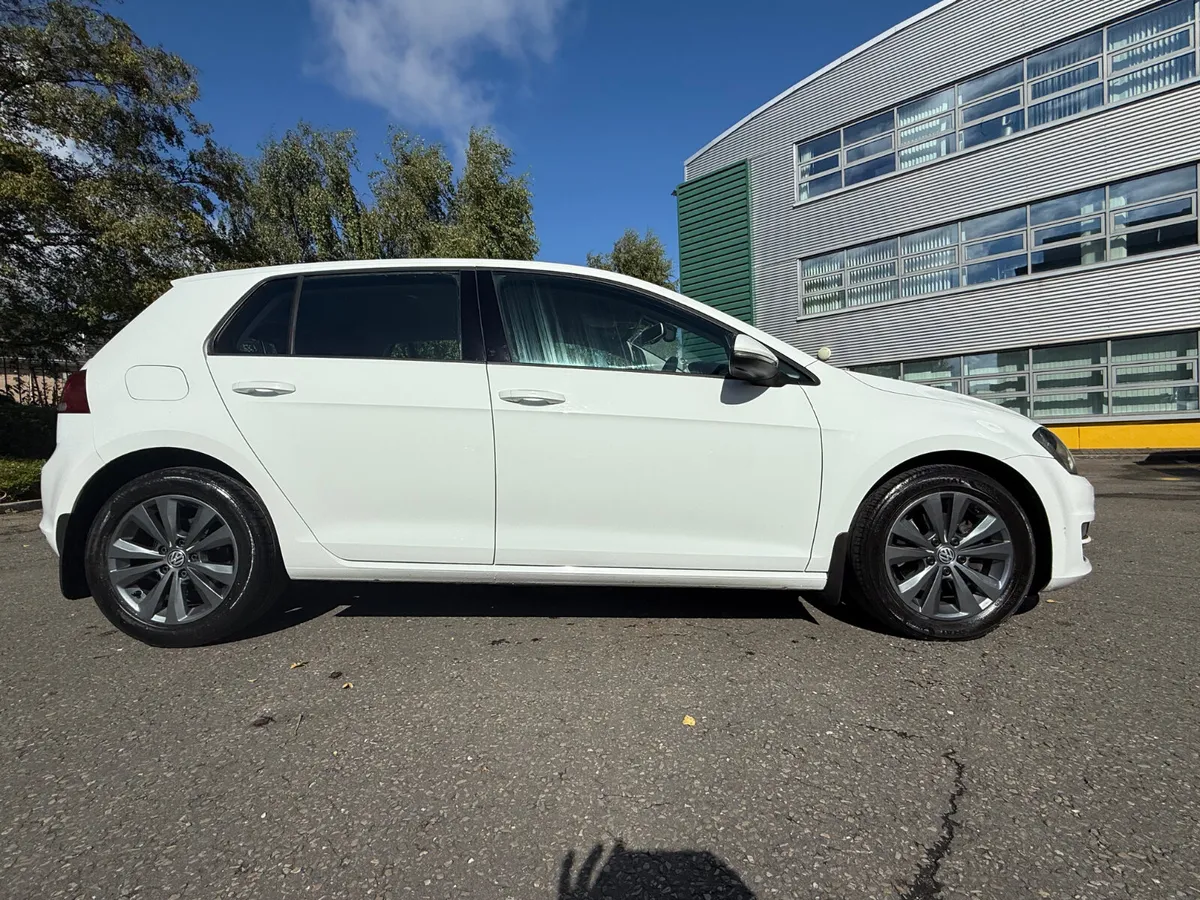Volkswagen Golf 1.6 TDI 5 Door Hatchback - Image 3