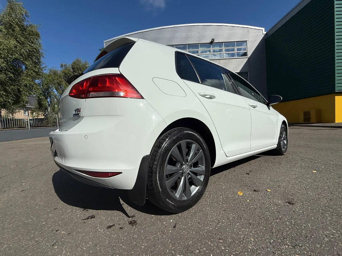 Volkswagen Golf 1.6 TDI 5 Door Hatchback - Image 4