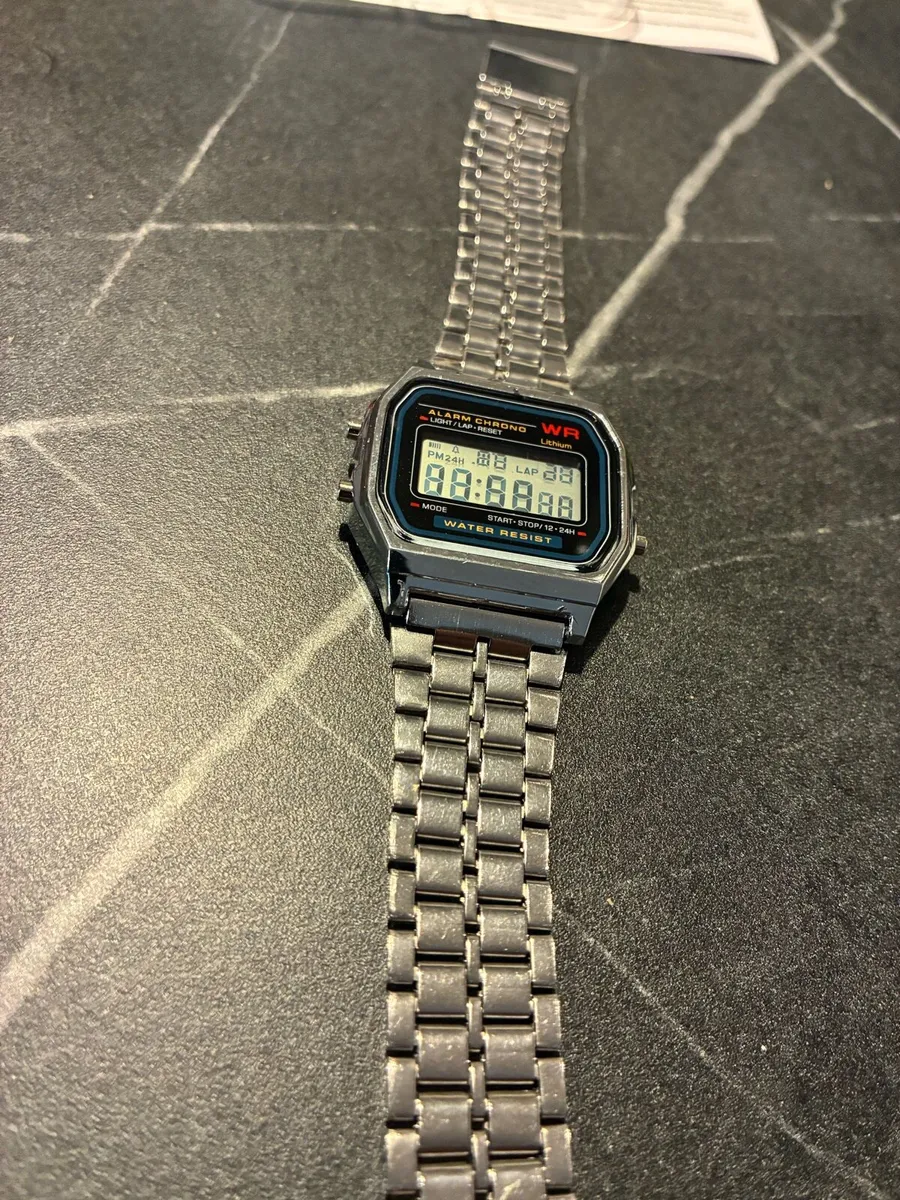Men’s digital watch - Image 1
