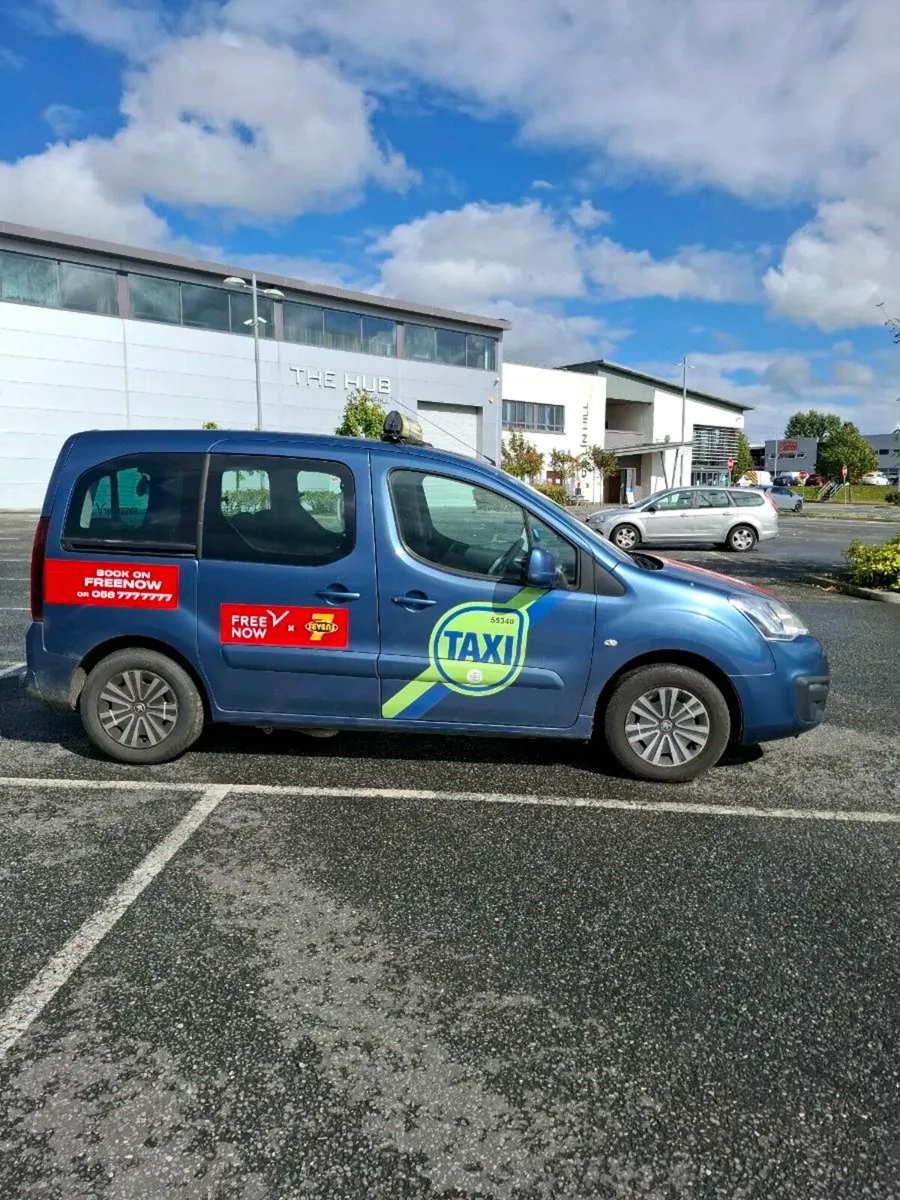 Taxi for sale with plate POA - Image 1