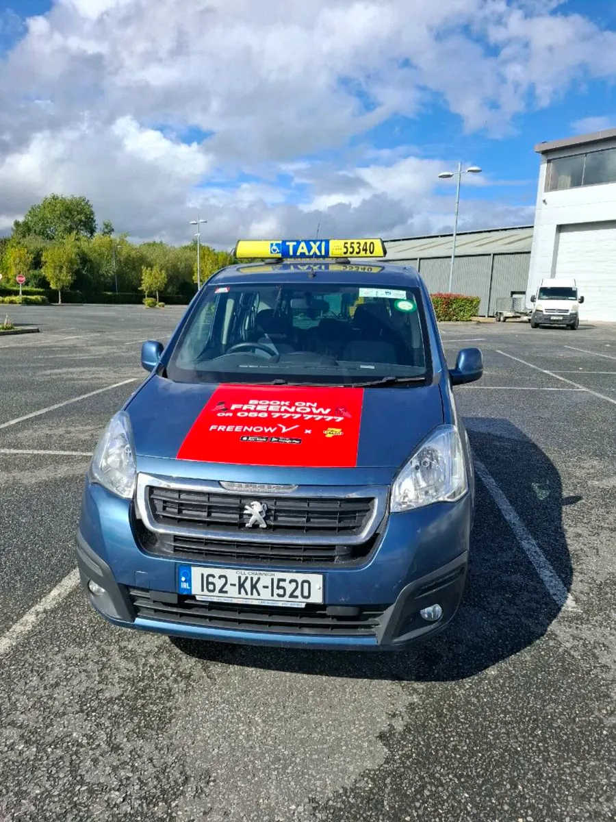 Taxi for sale with plate POA - Image 2