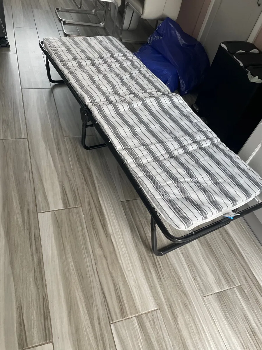 Folding camp beds - Image 2
