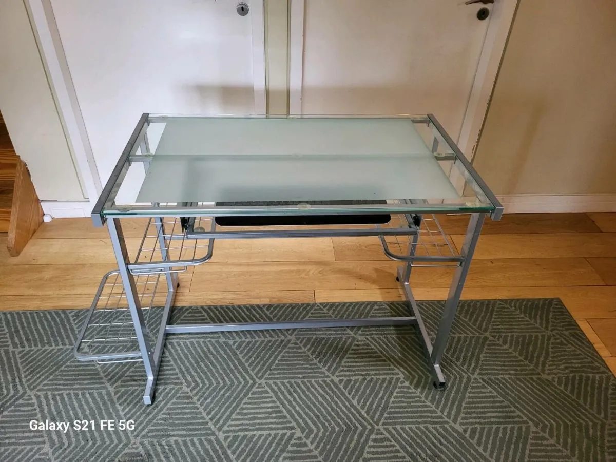 Computor table - Image 2