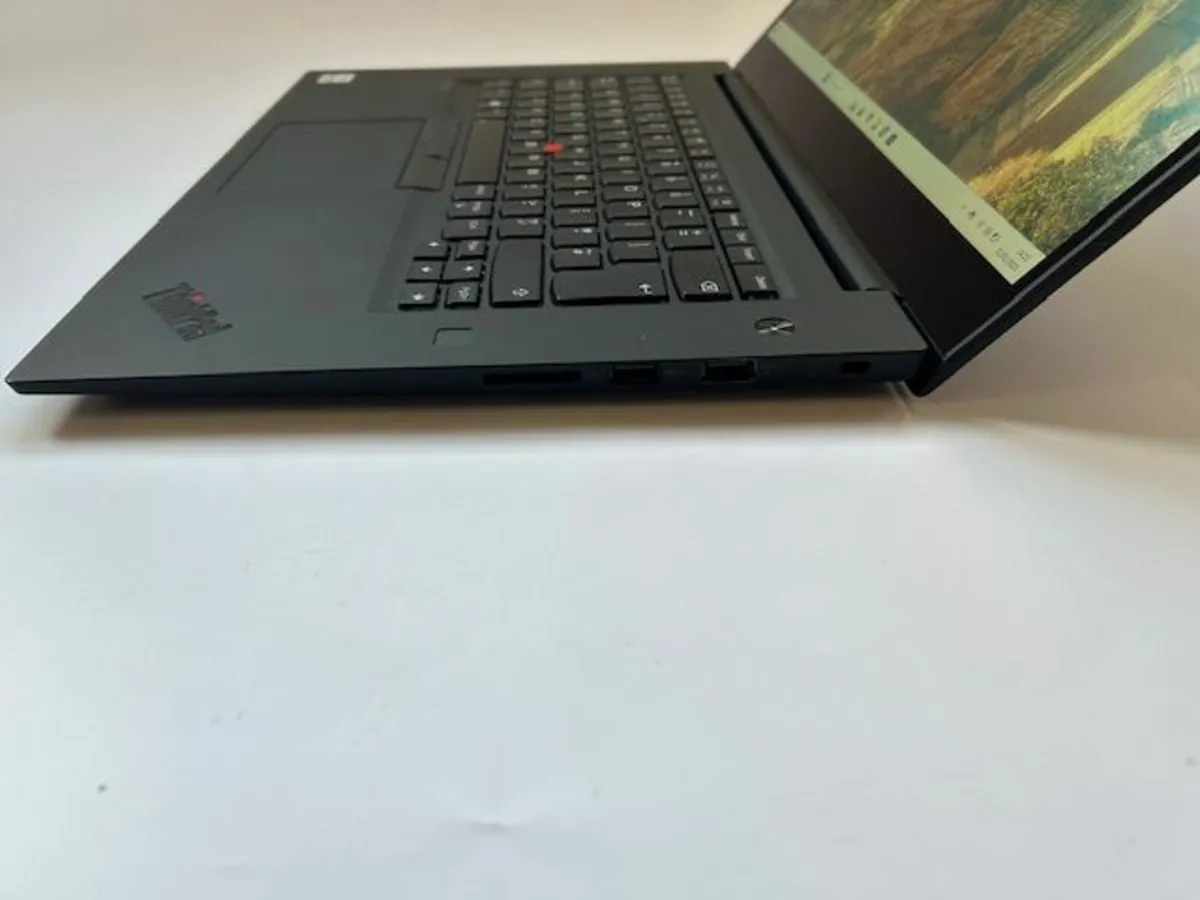 Lenovo X1 15.6" Touchscreen i9 32GB Ram Graphics - Image 4