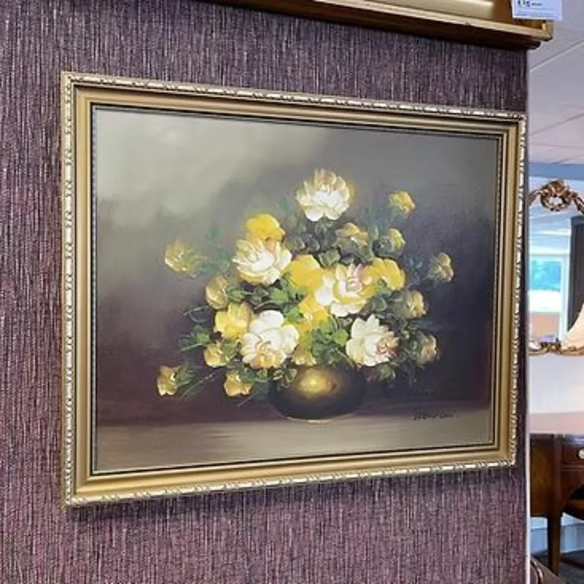 Beautiful floral scene oil on canvas. Signed, Elen