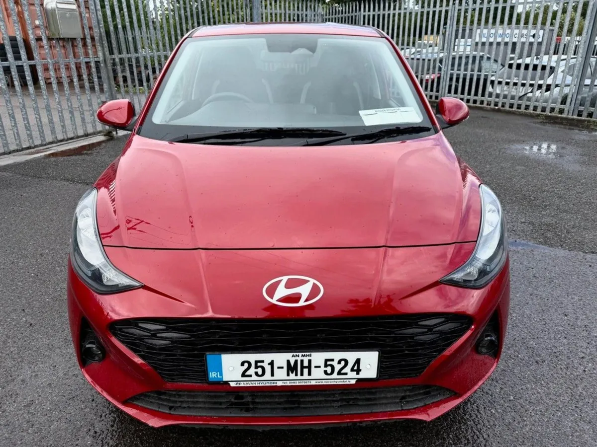 Hyundai i10 1.0i Deluxe Plus  demo Sale - Image 2