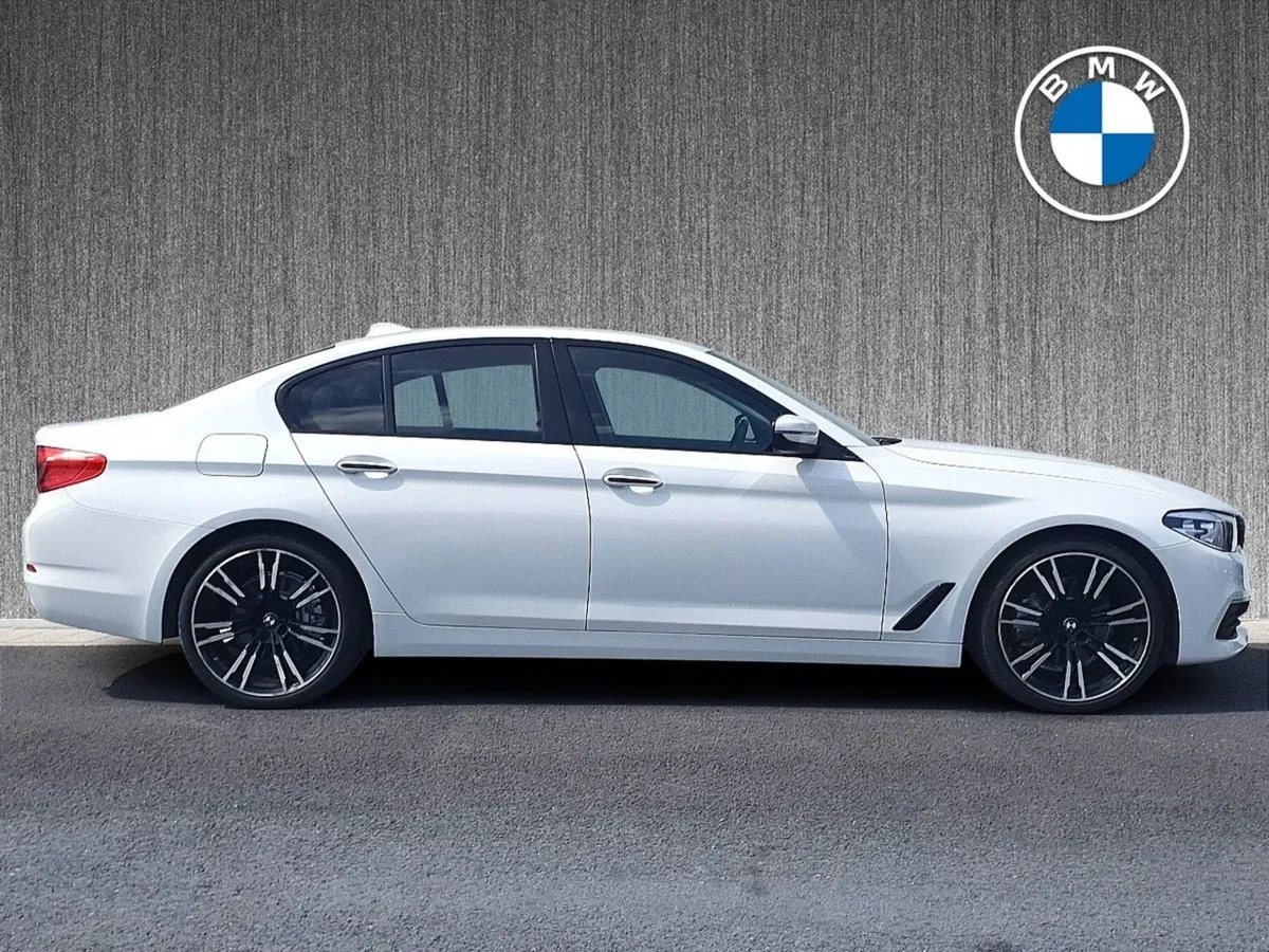 BMW 5 Series 520d SE - Image 3