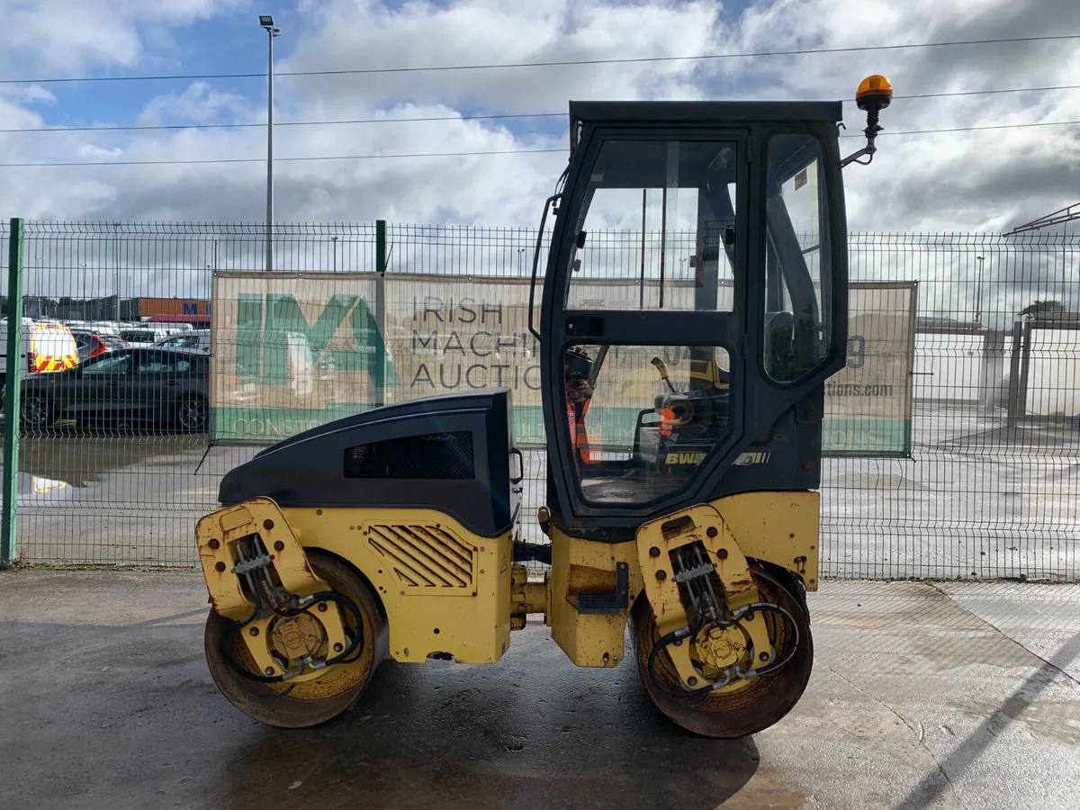 2005 BOMAG BW120AD TWIN DRUM ROLLER FOR AUCTION - Image 2