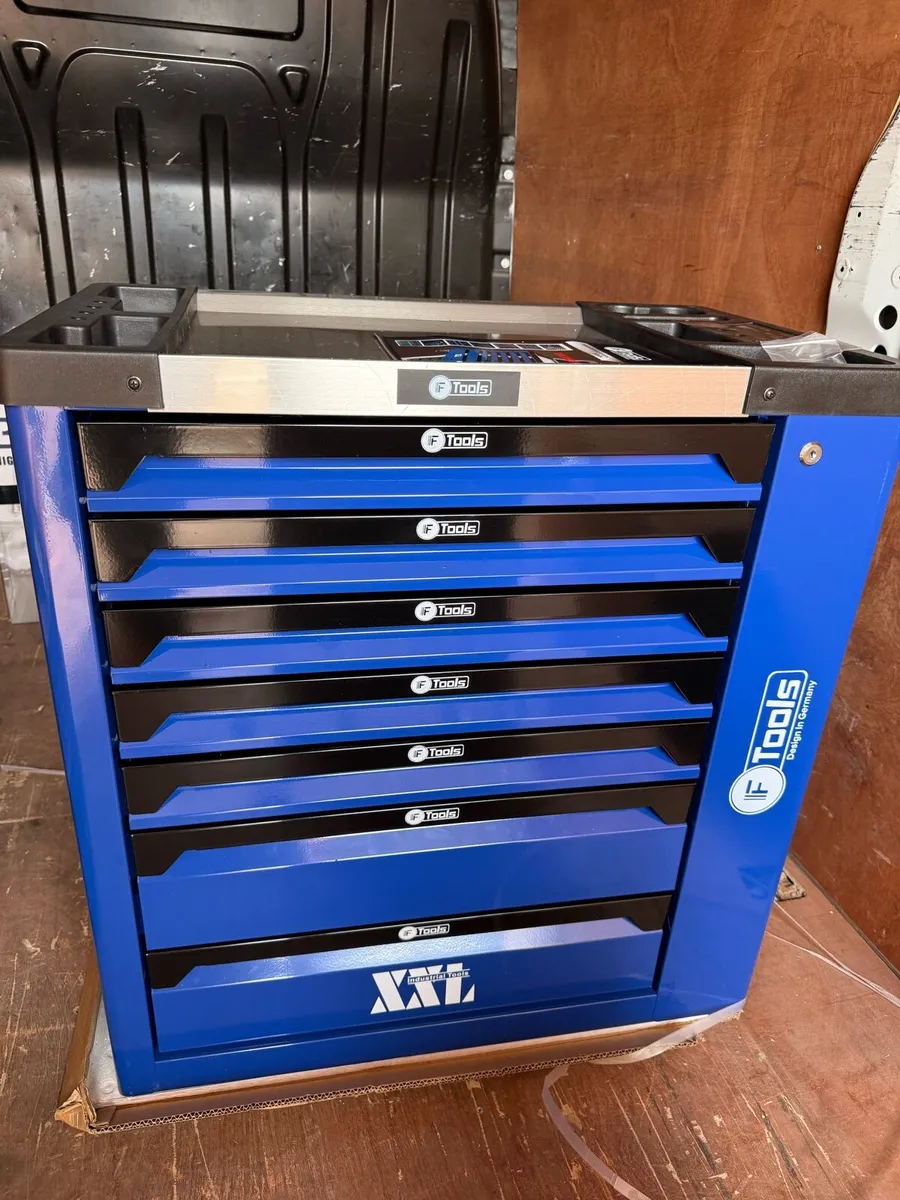 BRAND NEW 7 DRAWER TOOL CHEST FULL OF TOOLS - Image 1