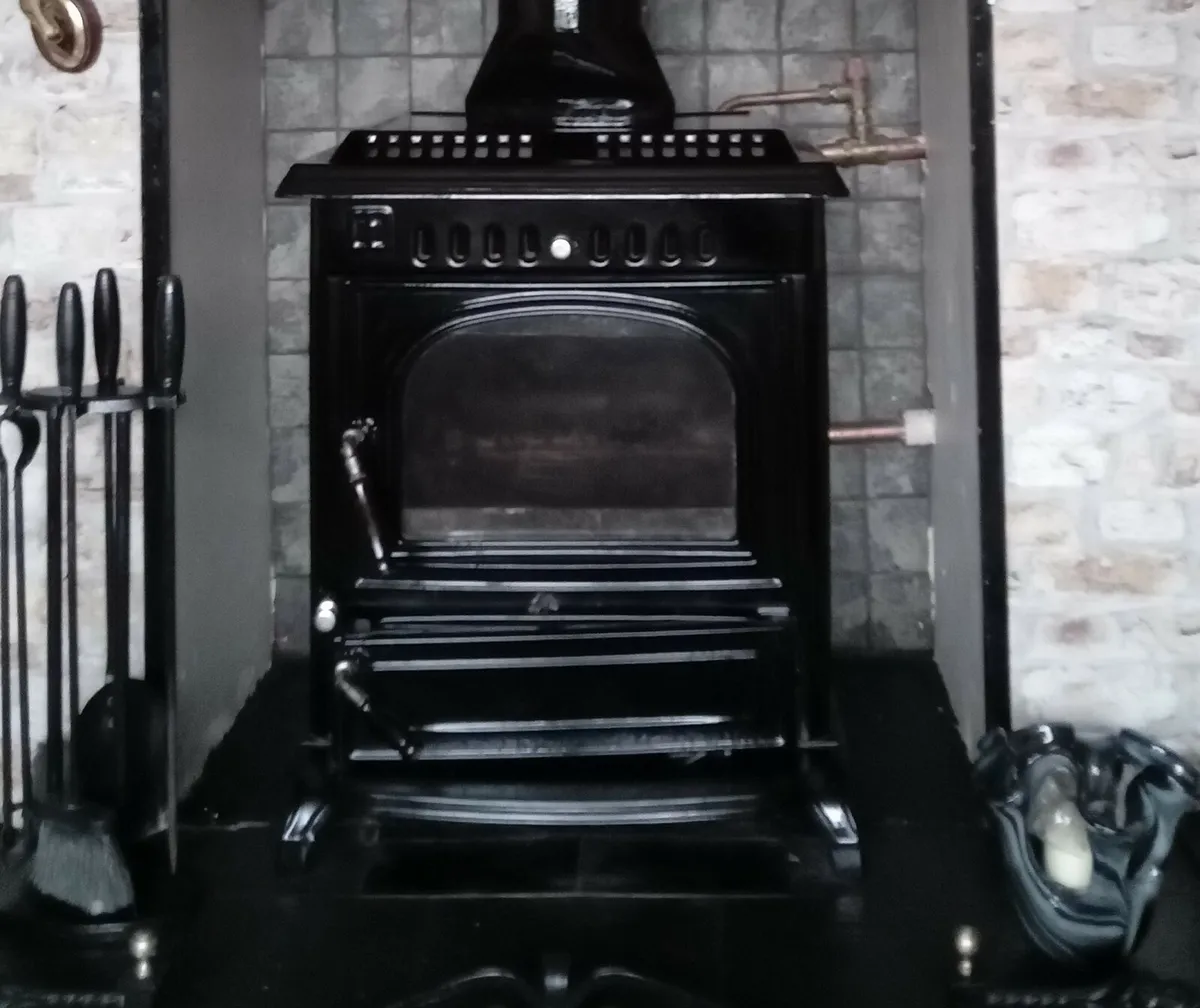 Great condition Stove heats 10-12 Radiators - Image 4