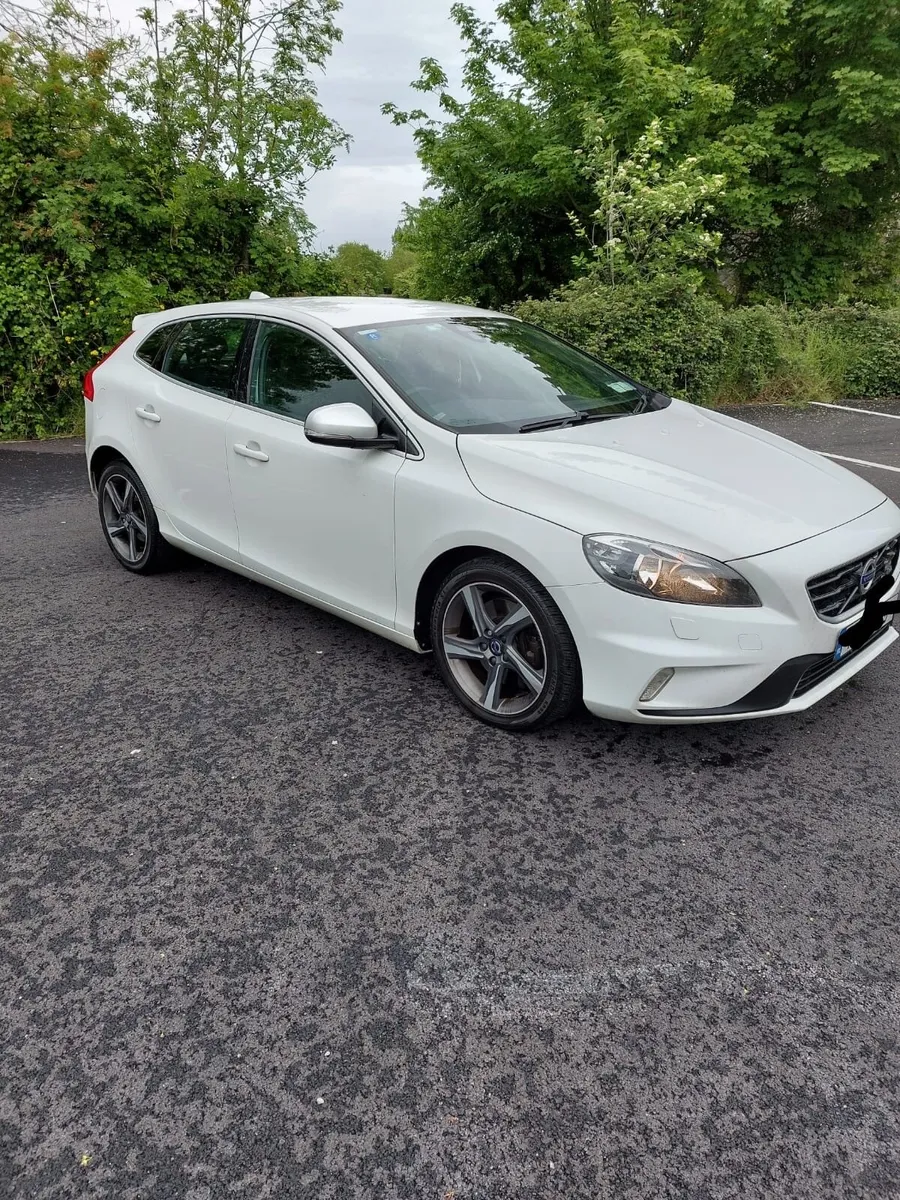 Volvo V40 R Design - Image 4