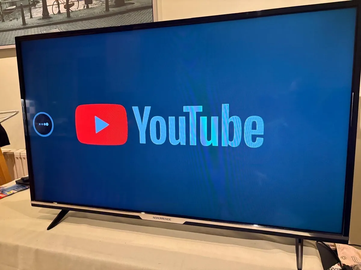 50 inch Smart TV - Image 4