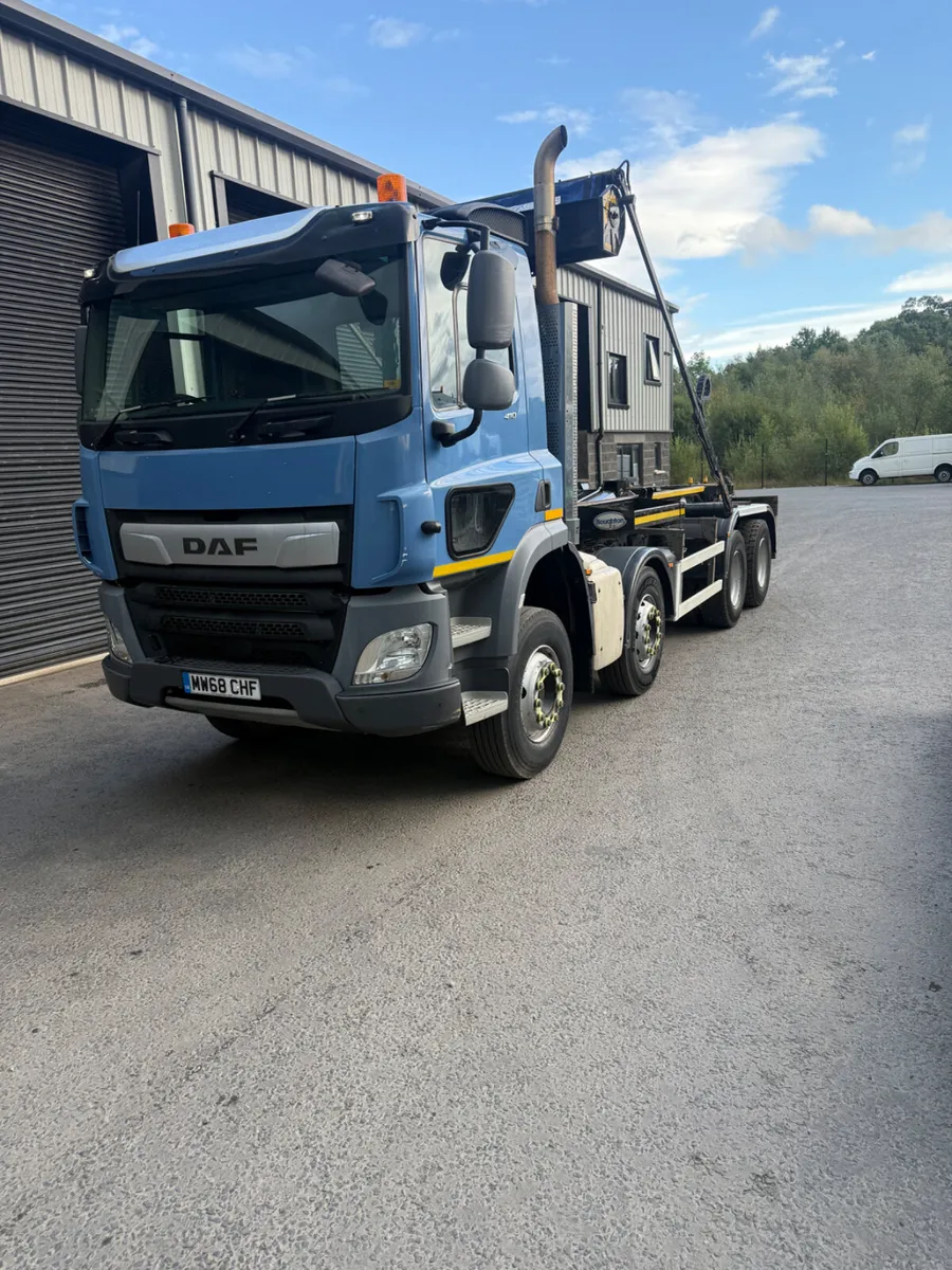 DAF CF410 HOOKLOADER - Image 1