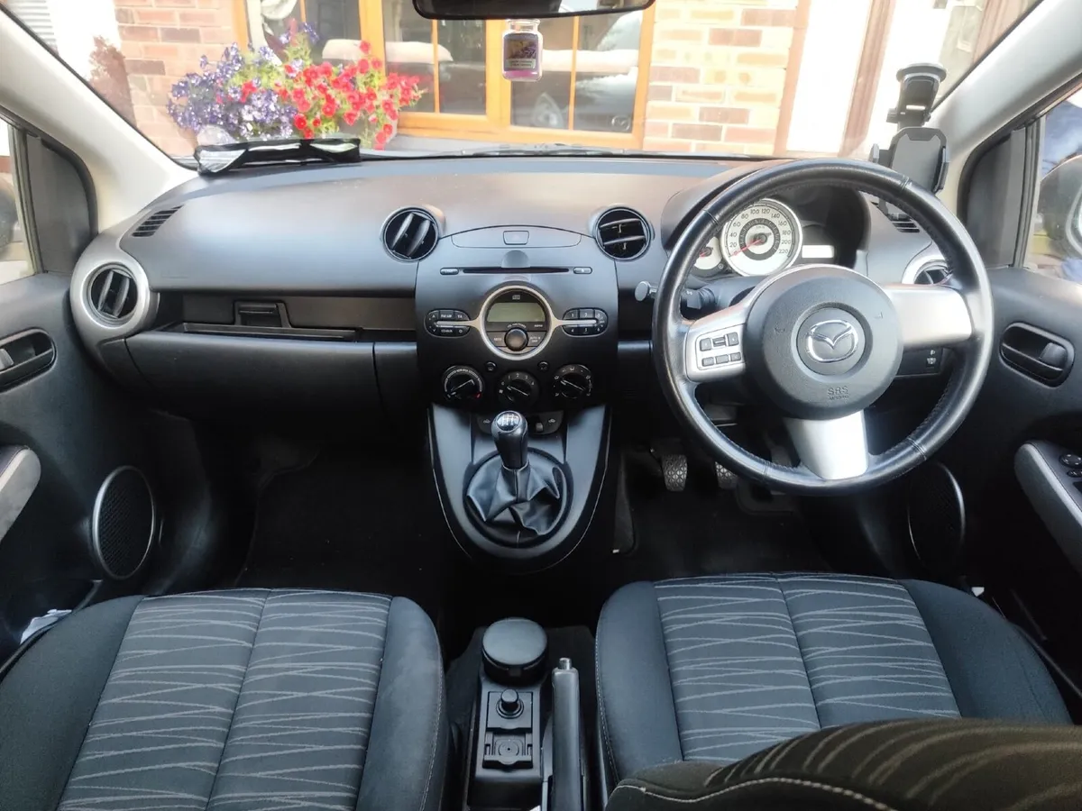 Mazda Mazda2 2010 - Image 2