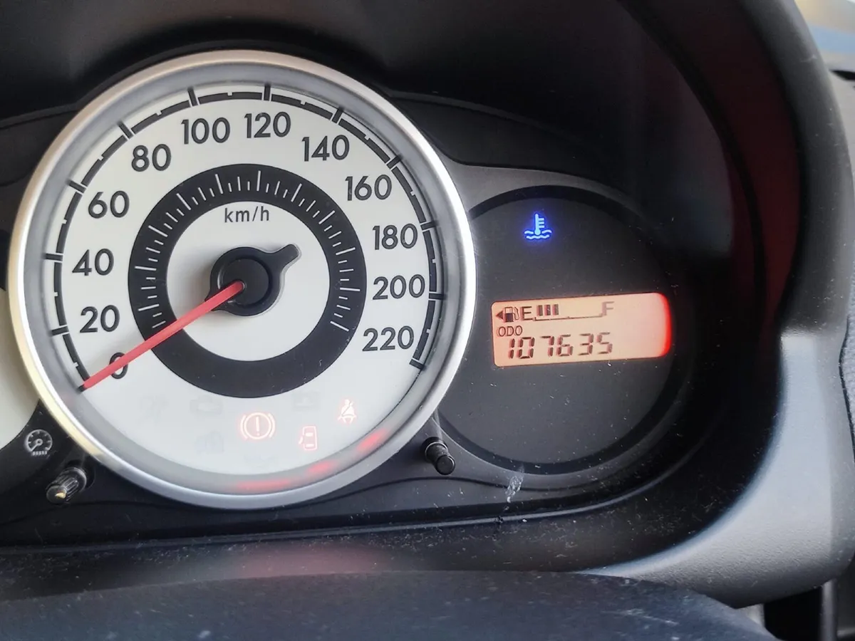 Mazda Mazda2 2010 - Image 3